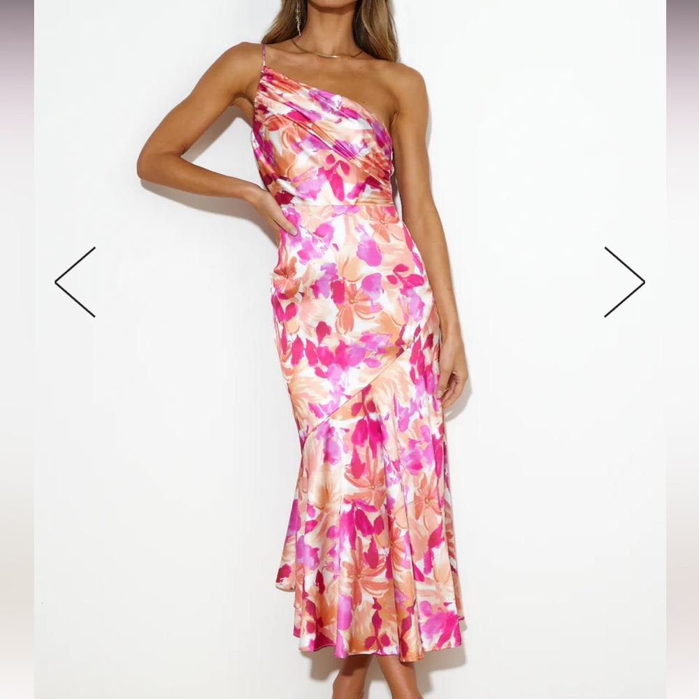 BRAND NEW WORN ONCE! HELLO MOLLY PINK/PURPLE PATTERN MAXI DRESS. SIZE S.